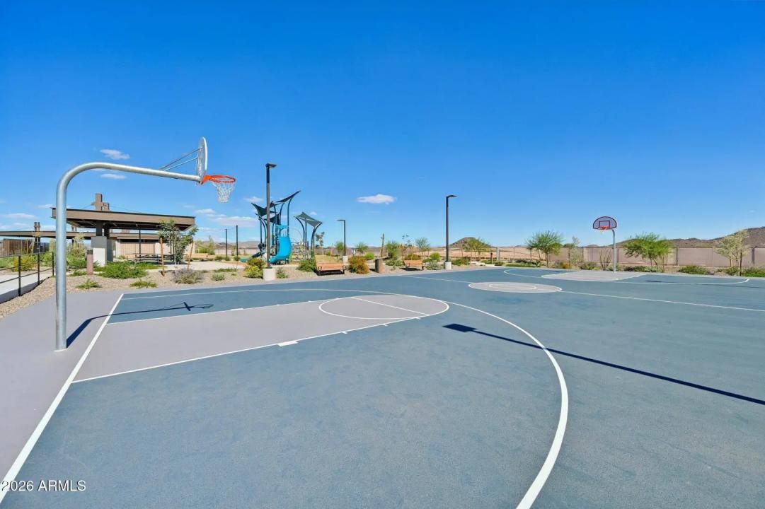 Real Estate Picture 10