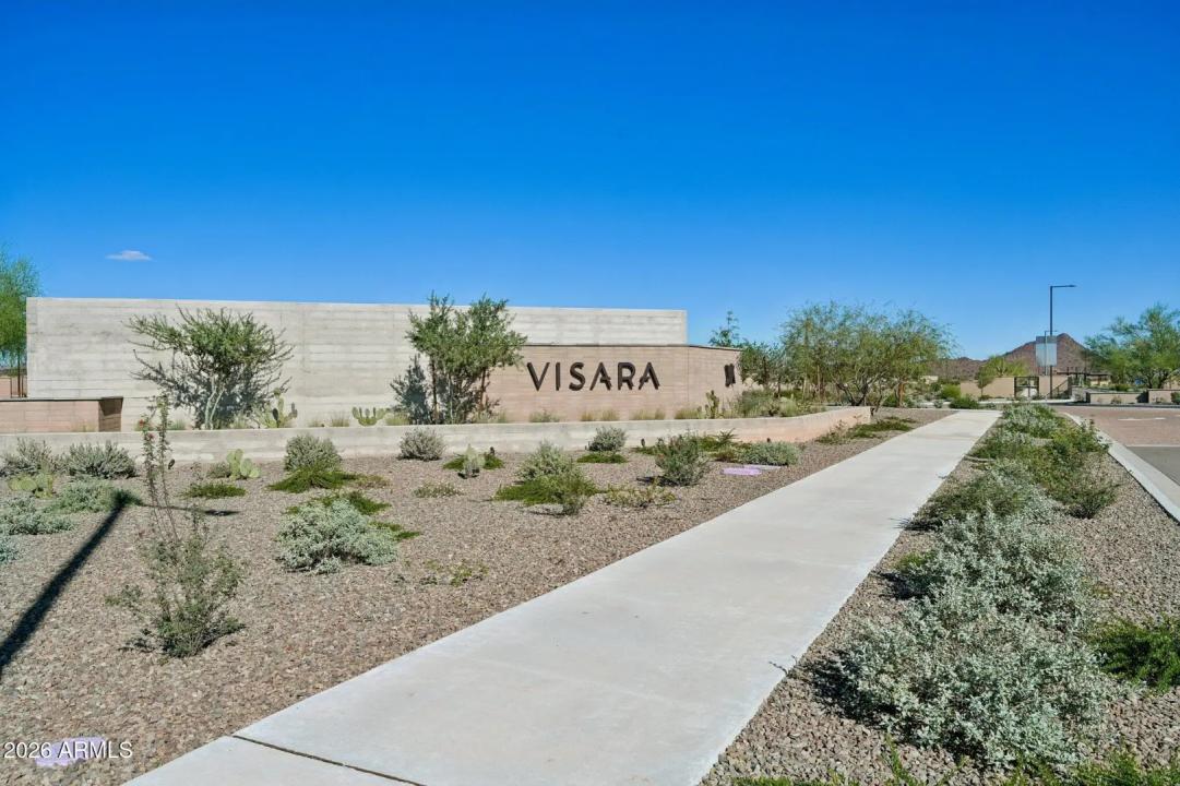 Real Estate Picture 12