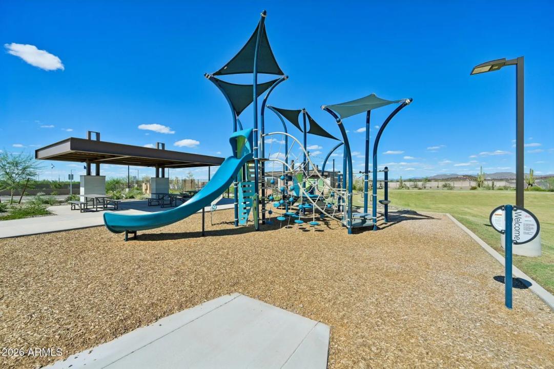 Real Estate Picture 13