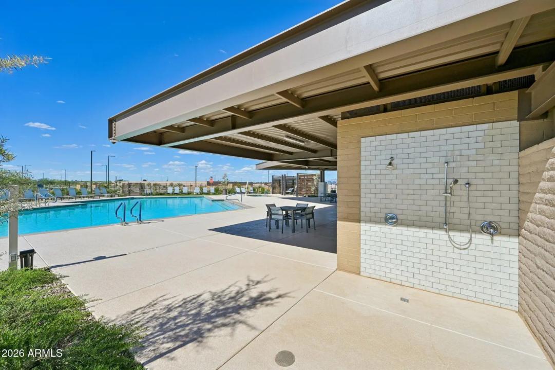 Real Estate Picture 17