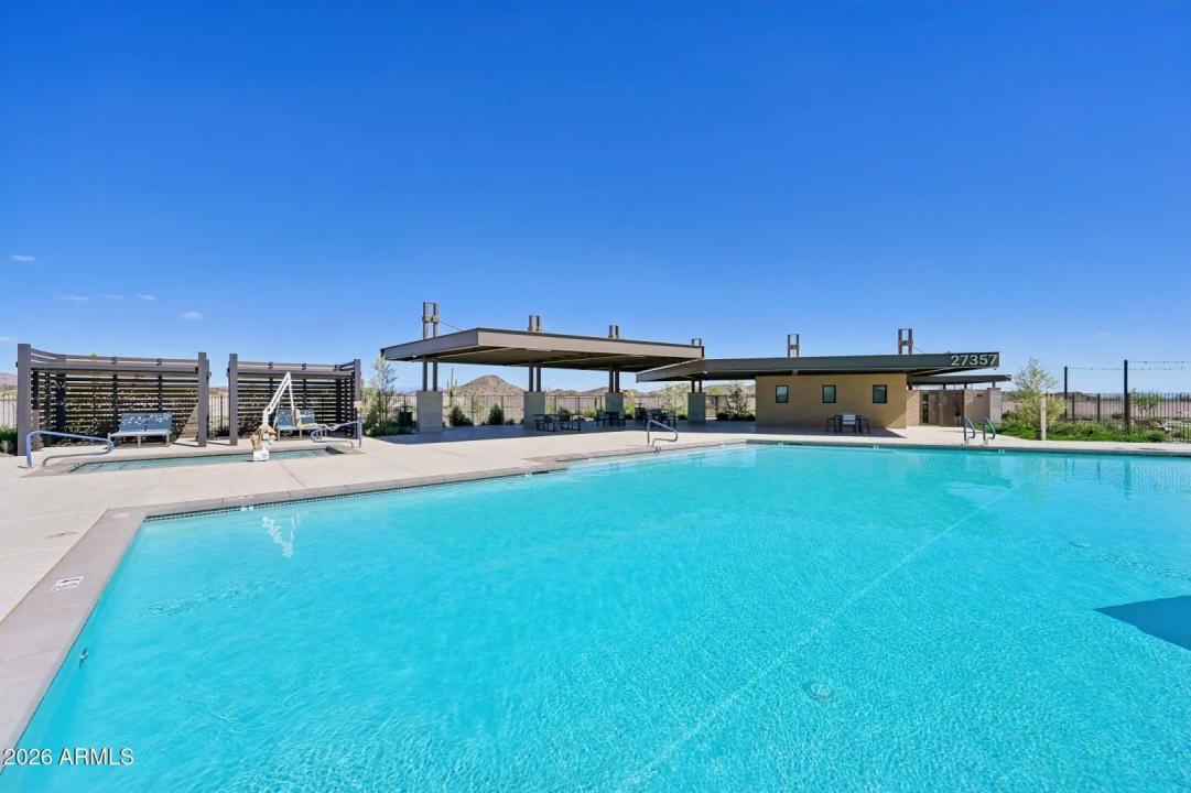 Real Estate Picture 18