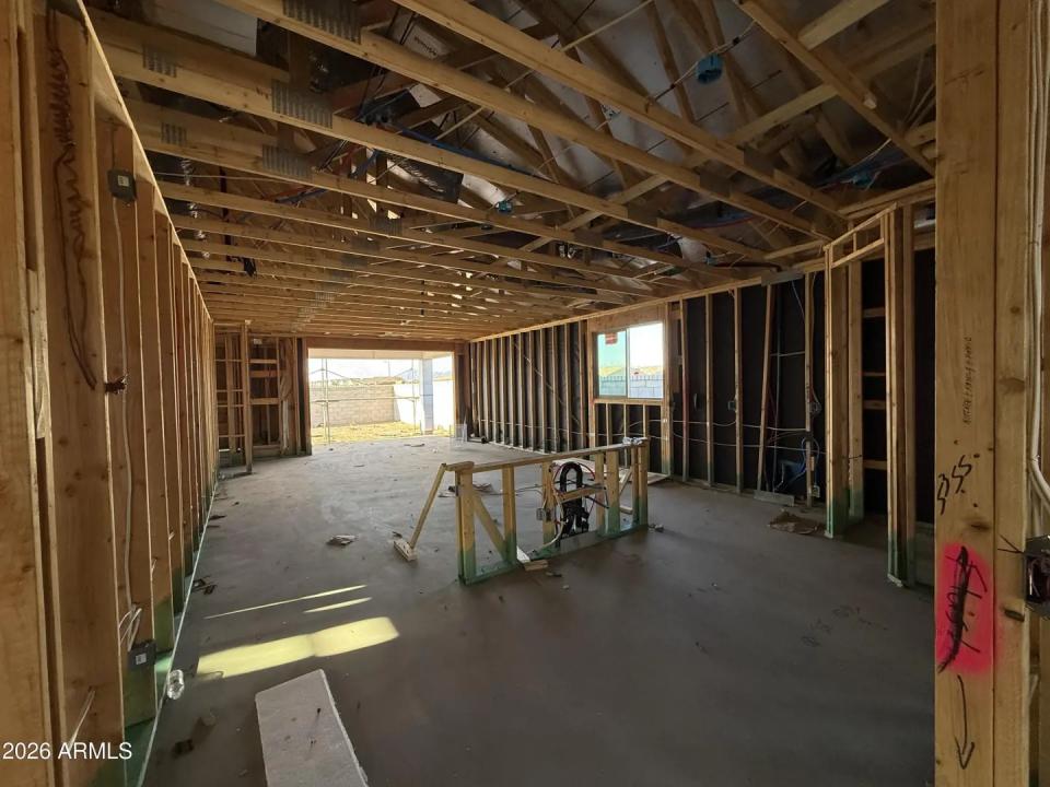 Real Estate Picture 3