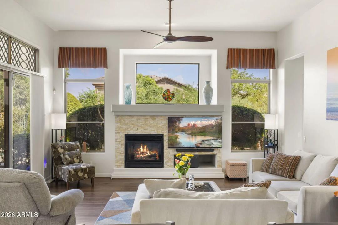 Real Estate Picture 4
