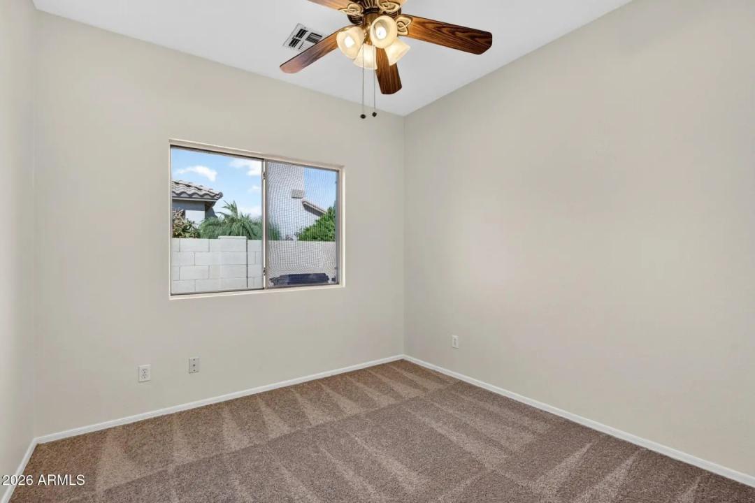 Real Estate Picture 12
