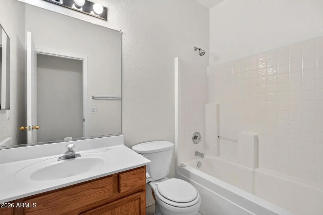 Real Estate Picture 14