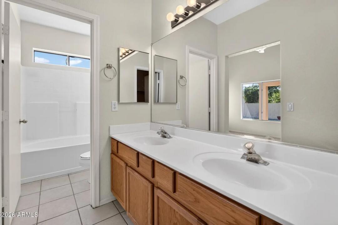 Real Estate Picture 9