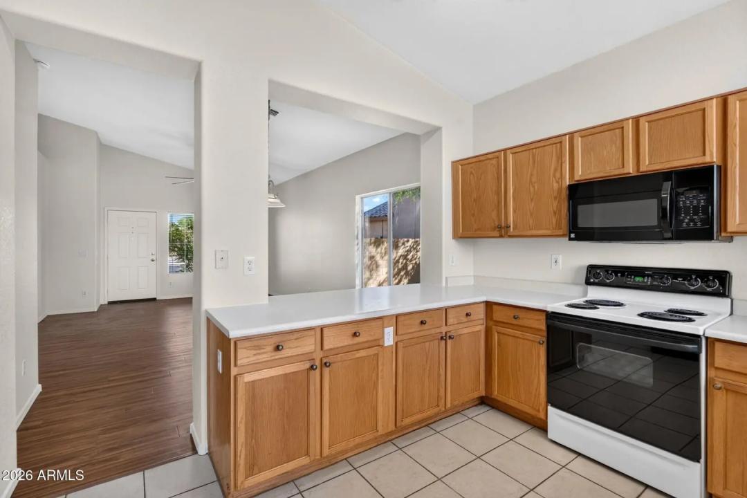 Real Estate Picture 5