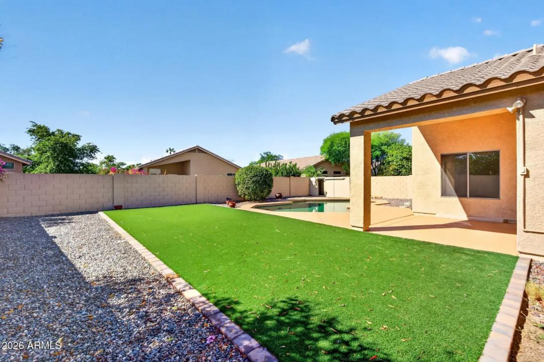 Real Estate Picture 18