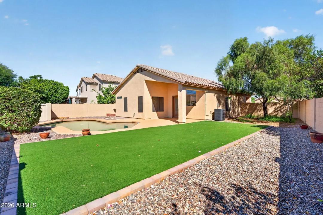 Real Estate Picture 19
