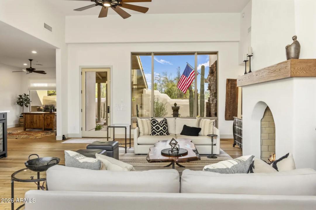 Real Estate Picture 8