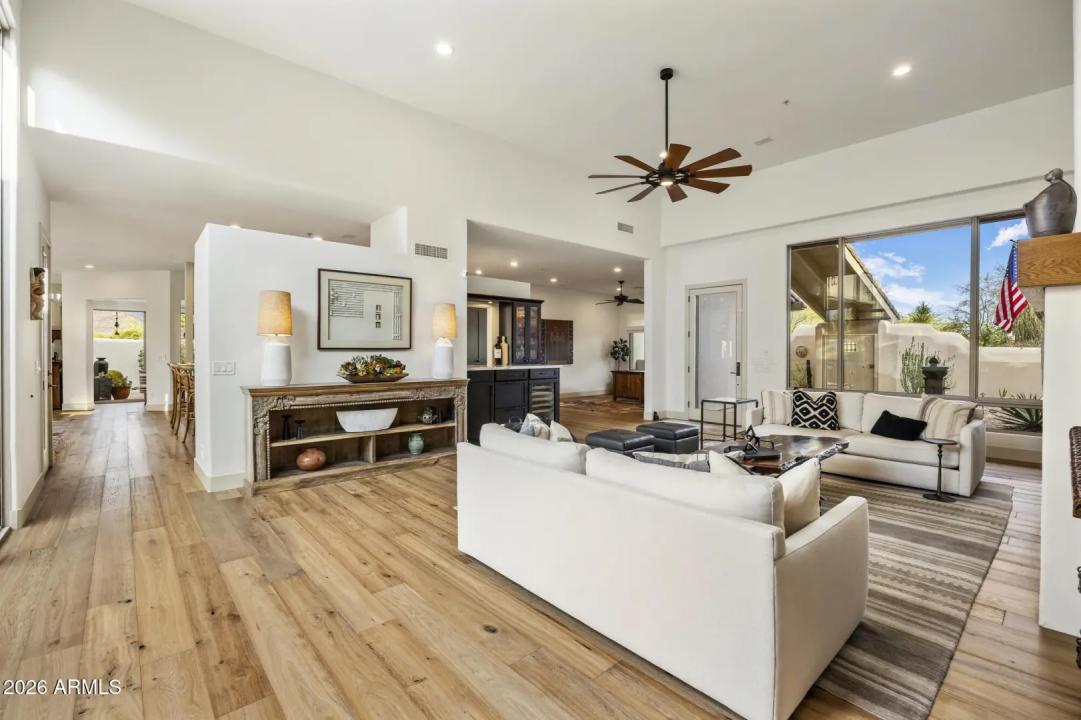 Real Estate Picture 9
