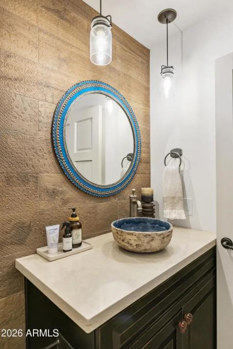 Real Estate Picture 12