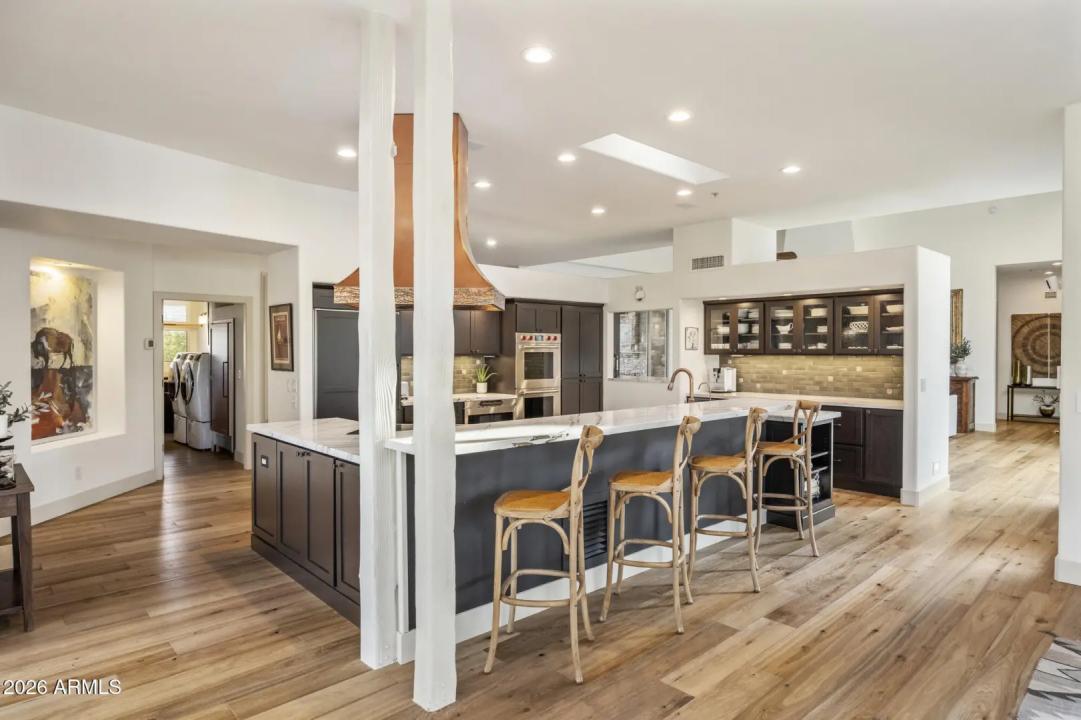 Real Estate Picture 13
