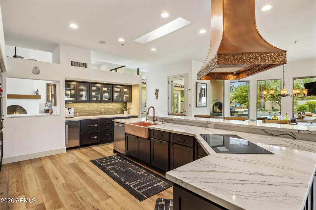 Real Estate Picture 14