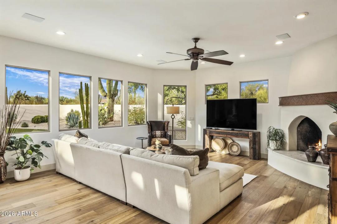 Real Estate Picture 17