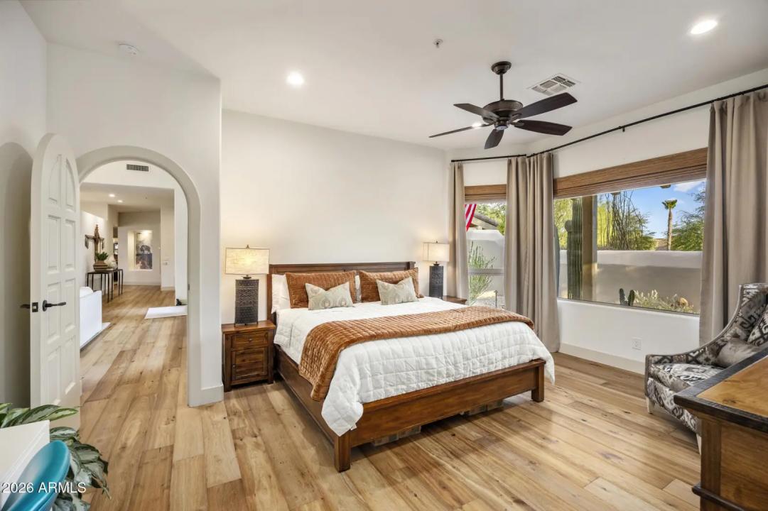 Real Estate Picture 25