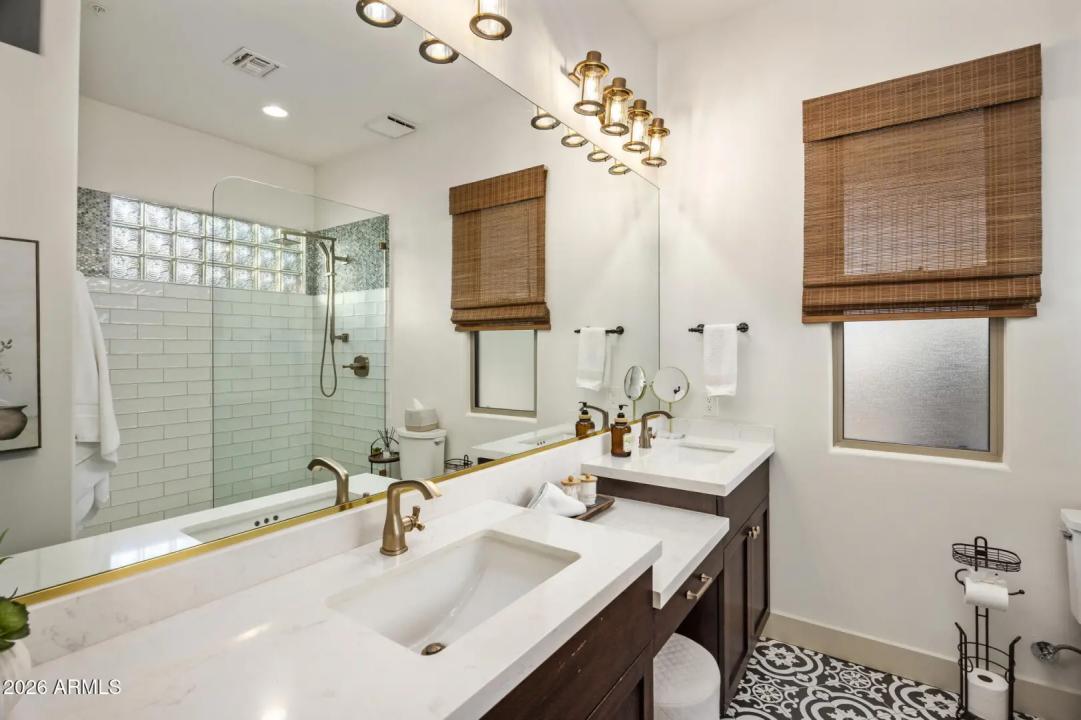 Real Estate Picture 26