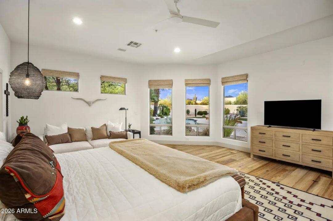 Real Estate Picture 19