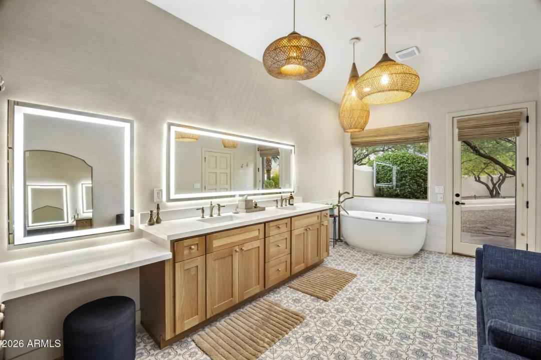 Real Estate Picture 20