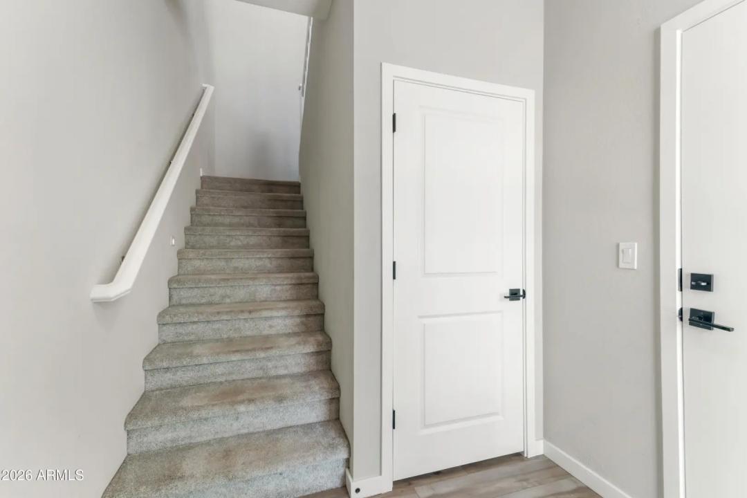 Real Estate Picture 4