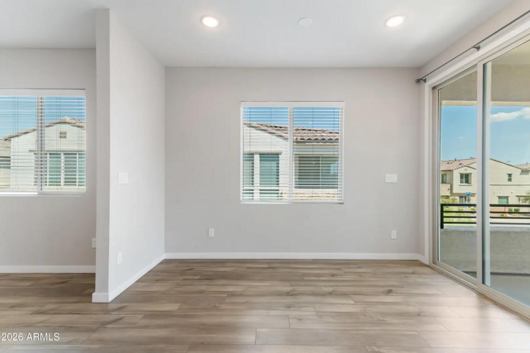 Real Estate Picture 18
