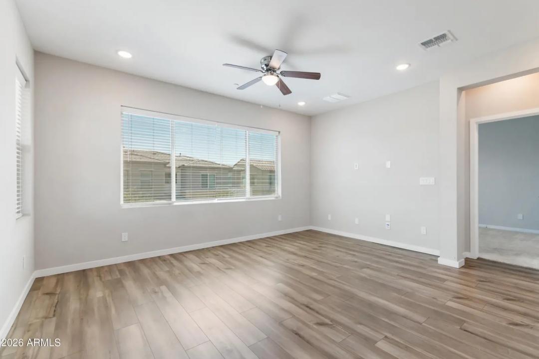Real Estate Picture 16