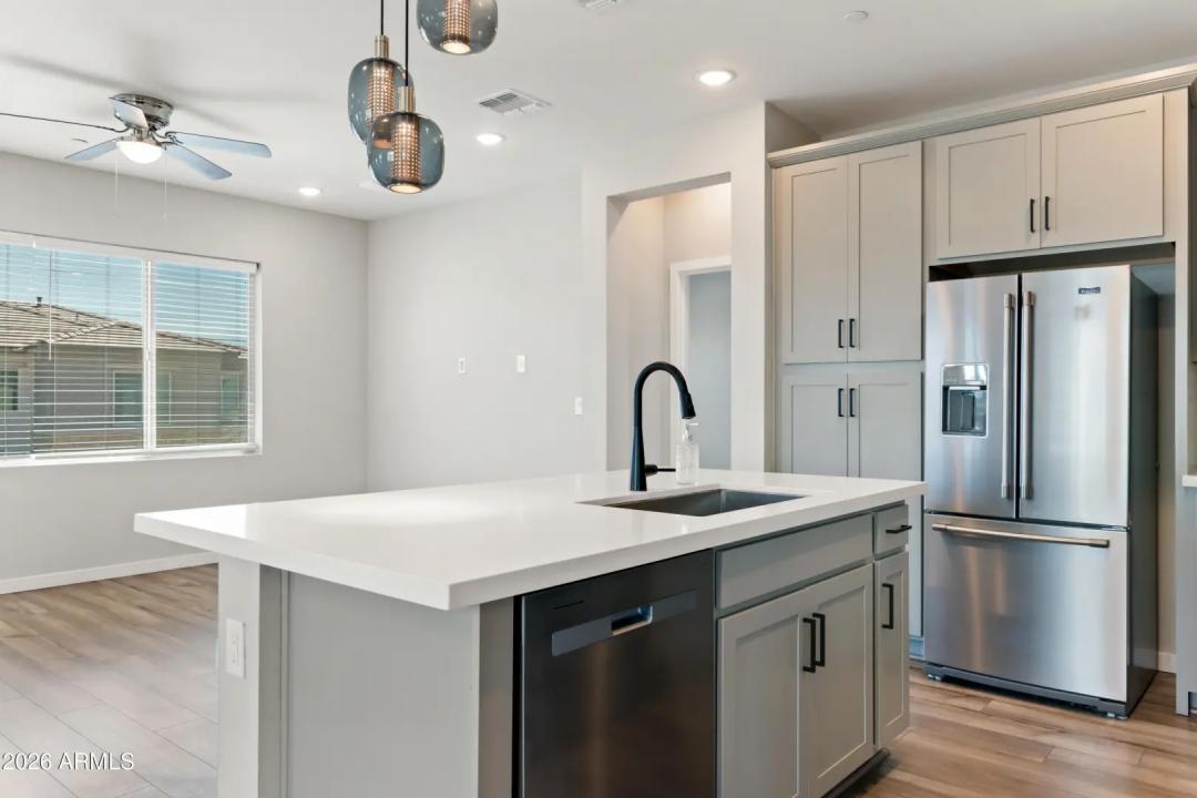 Real Estate Picture 12