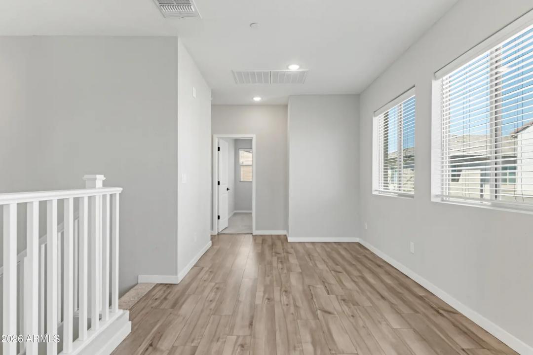 Real Estate Picture 8