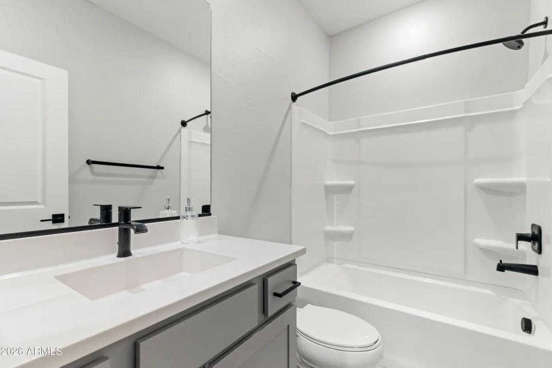Real Estate Picture 33