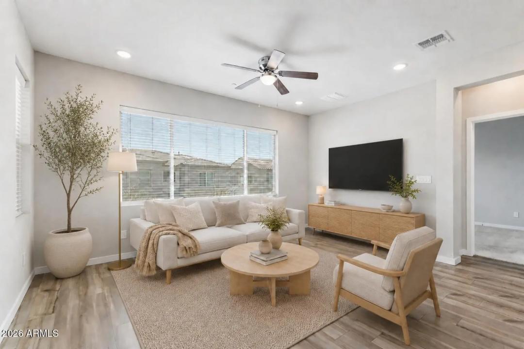 Real Estate Picture 15