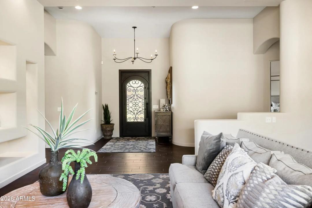 Real Estate Picture 6