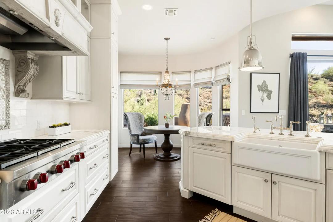 Real Estate Picture 12