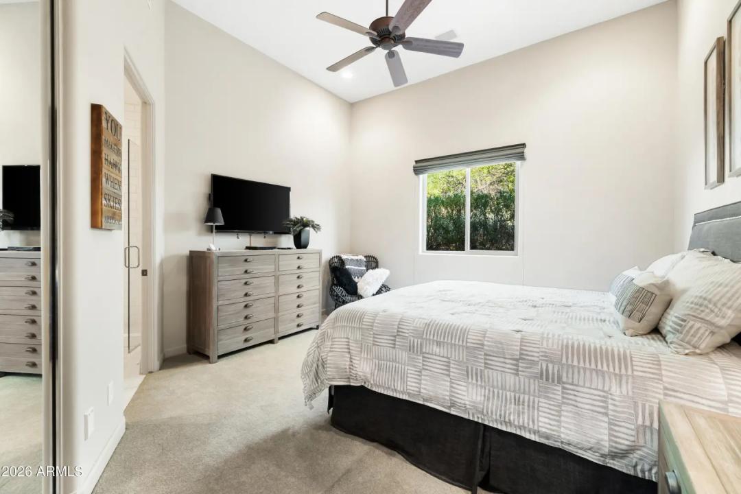 Real Estate Picture 24