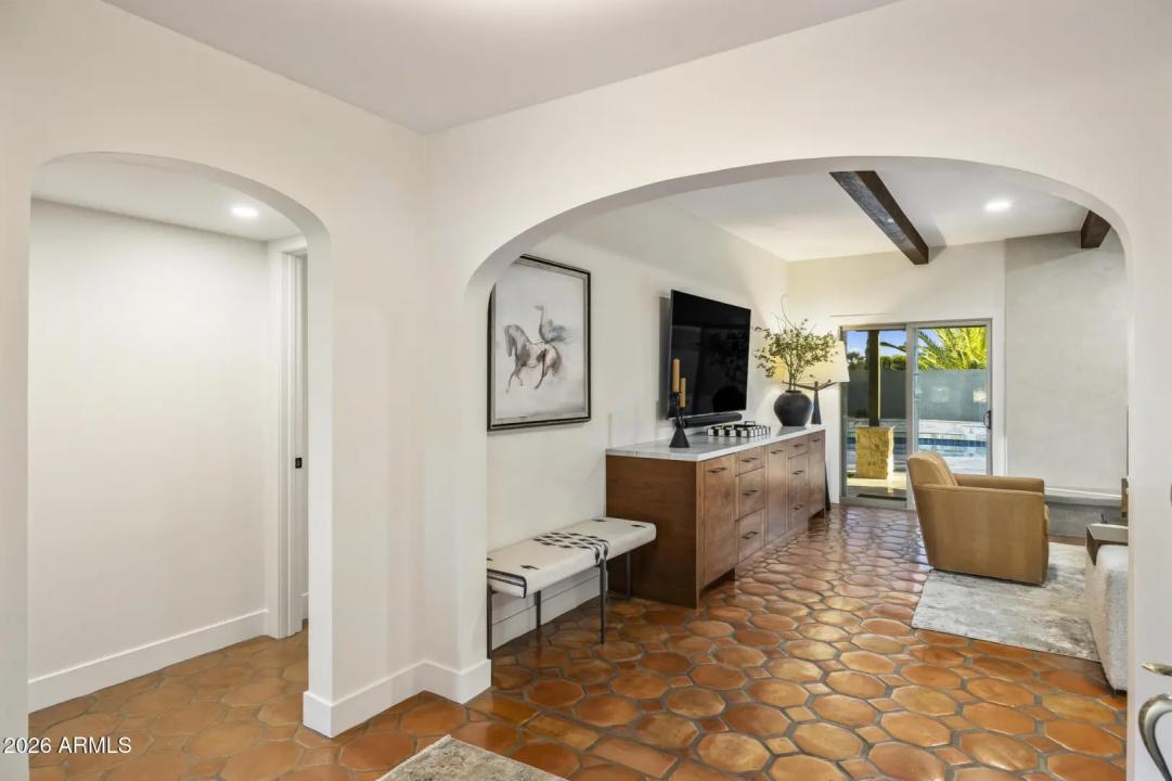 Real Estate Picture 16