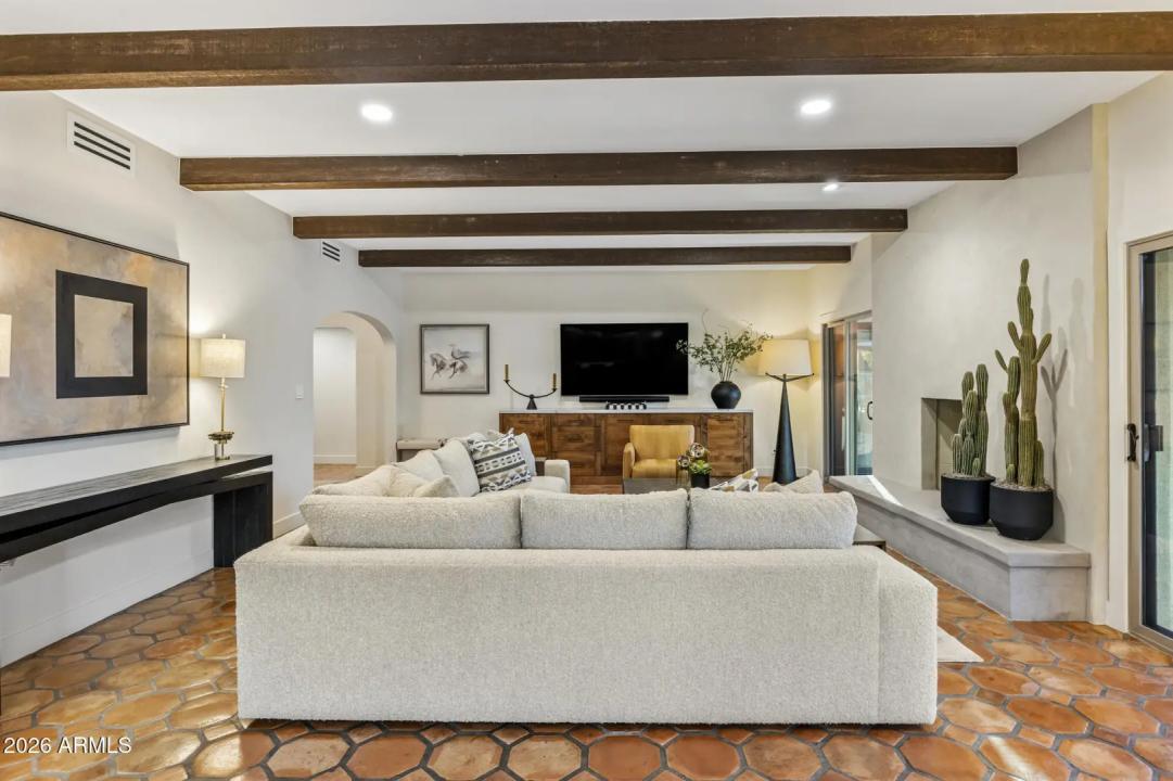 Real Estate Picture 10