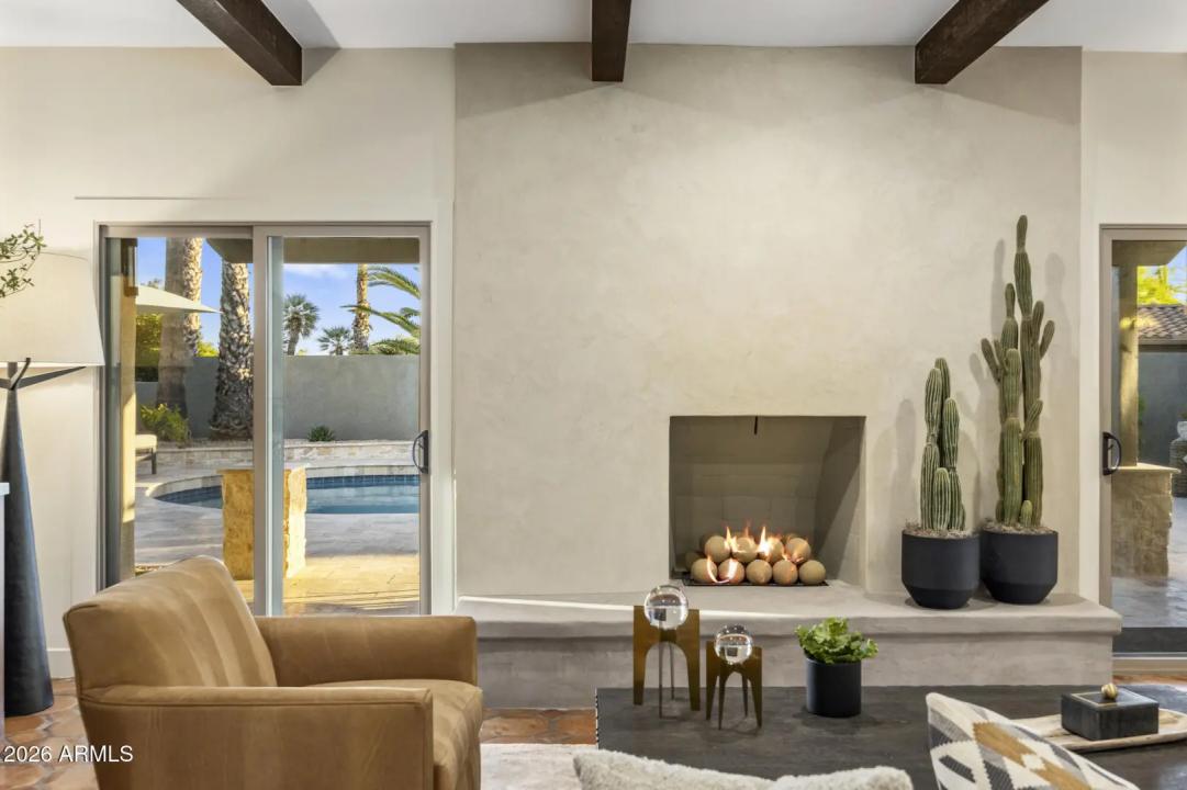 Real Estate Picture 4
