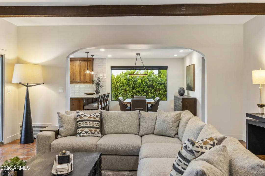 Real Estate Picture 12