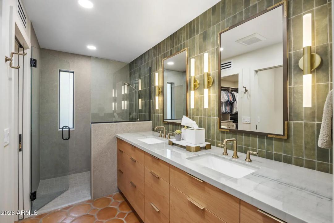 Real Estate Picture 19