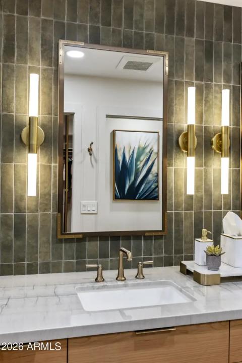 Real Estate Picture 20