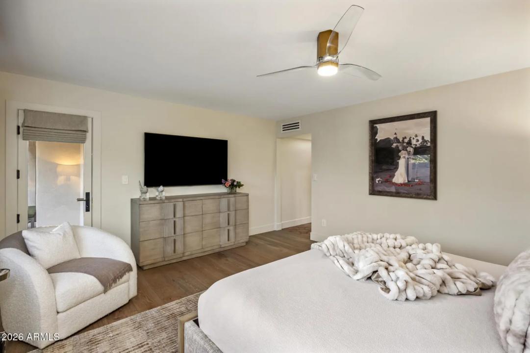 Real Estate Picture 18