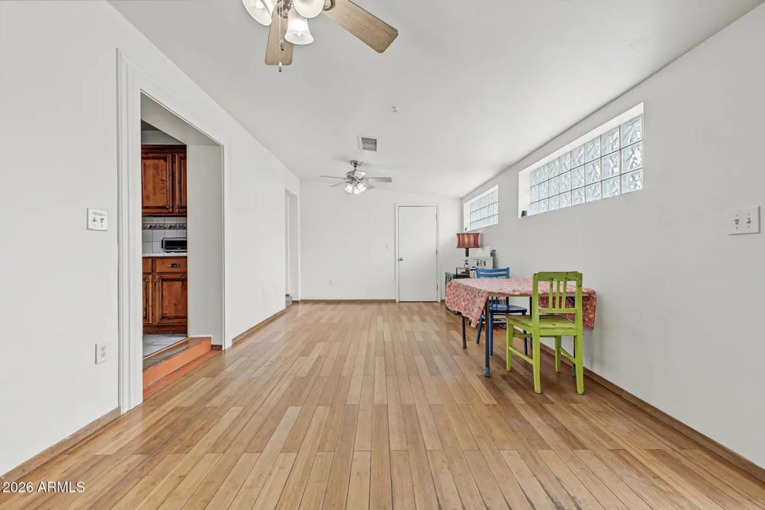 Real Estate Picture 12