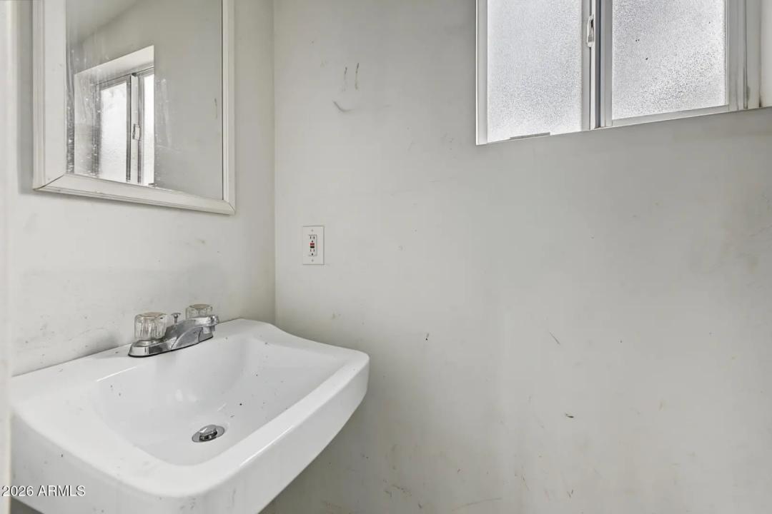 Real Estate Picture 25