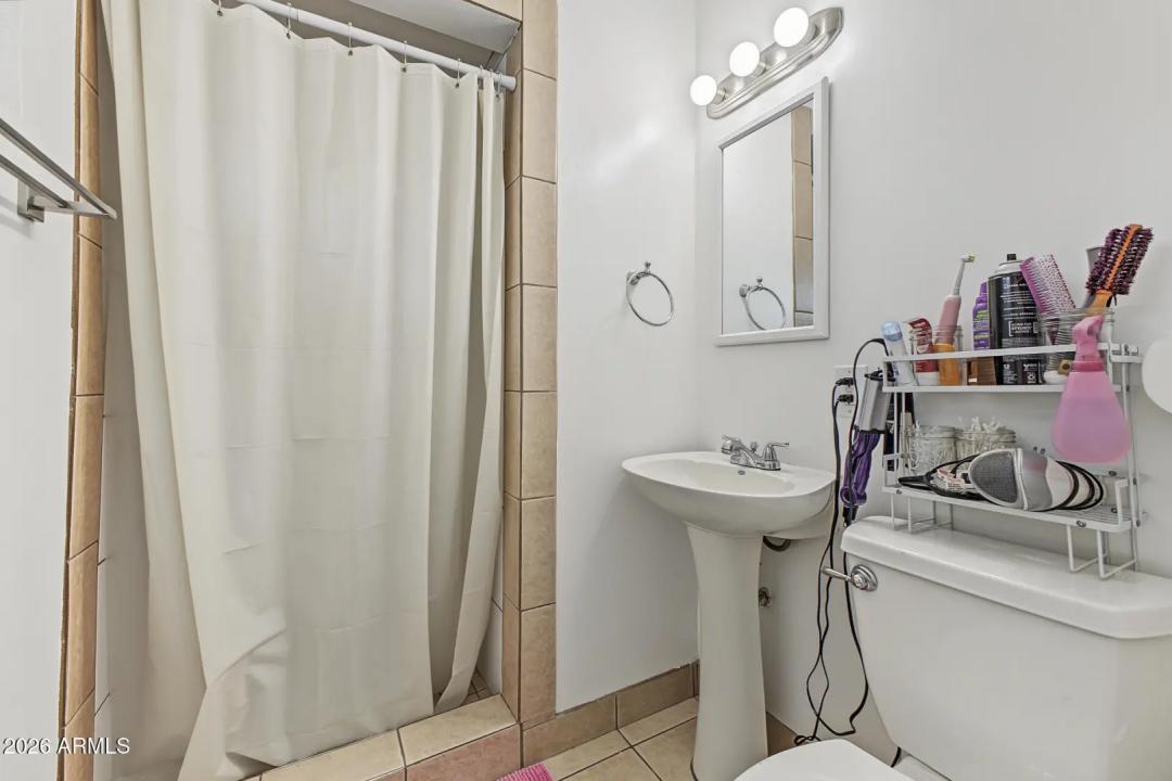 Real Estate Picture 16