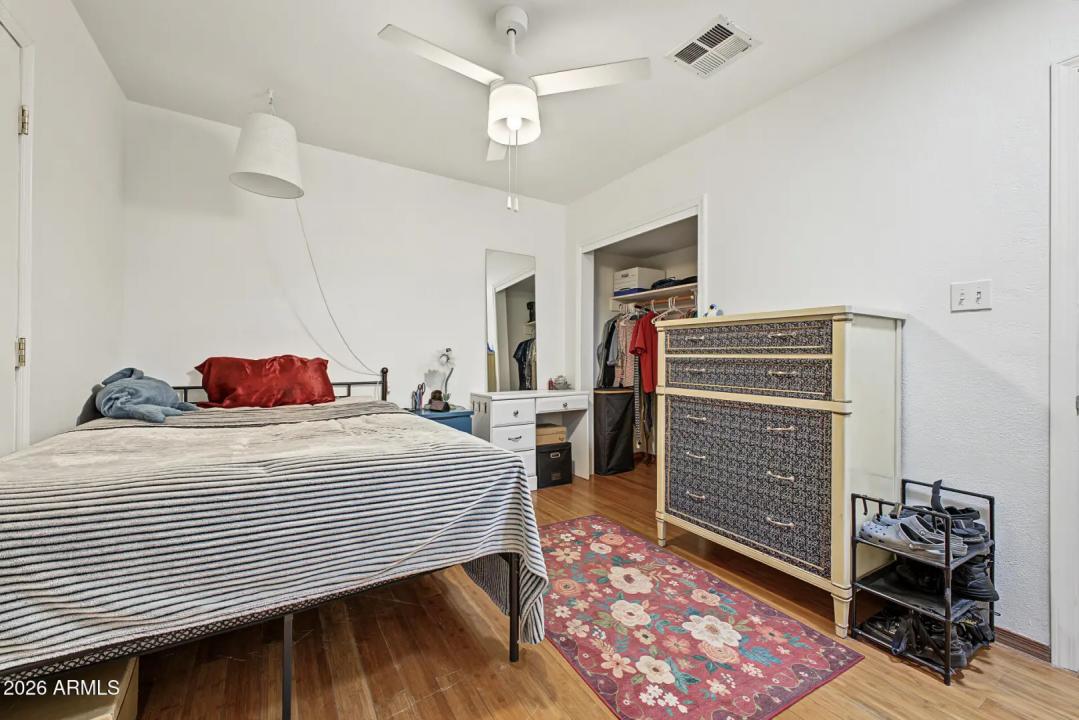 Real Estate Picture 18