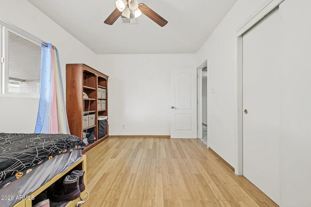 Real Estate Picture 21