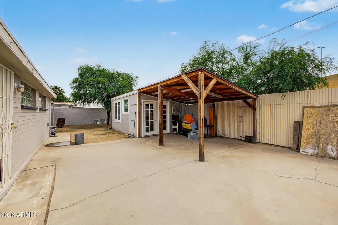 Real Estate Picture 22