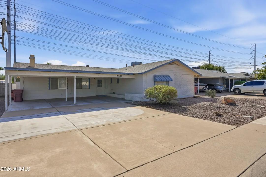 Real Estate Picture 3