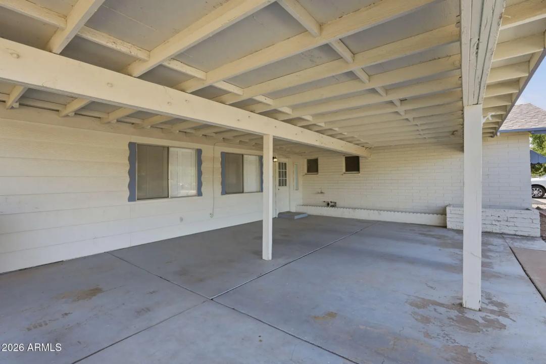 Real Estate Picture 5