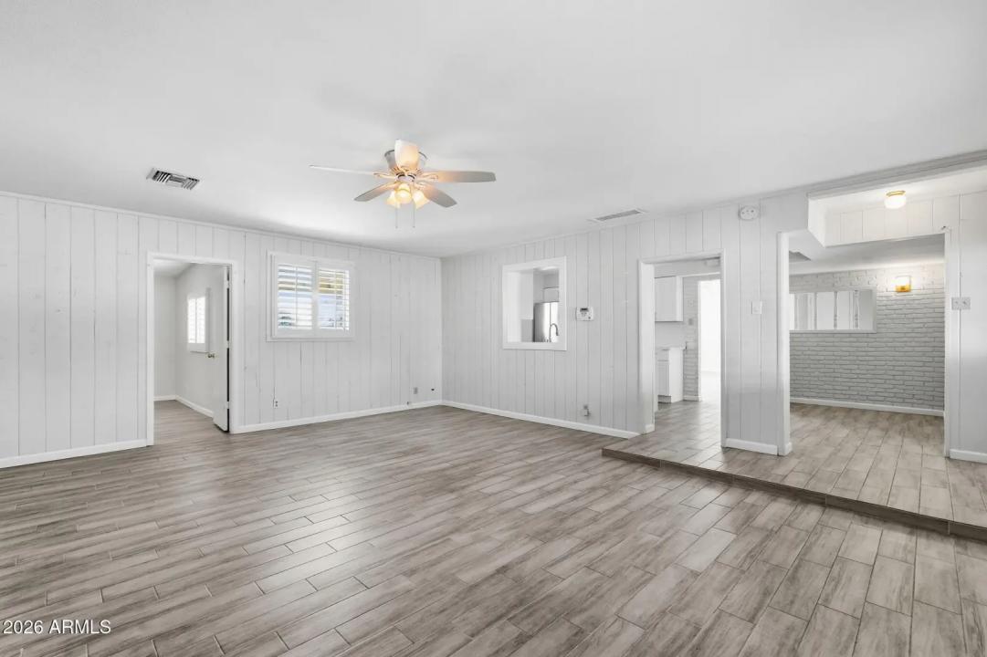 Real Estate Picture 9