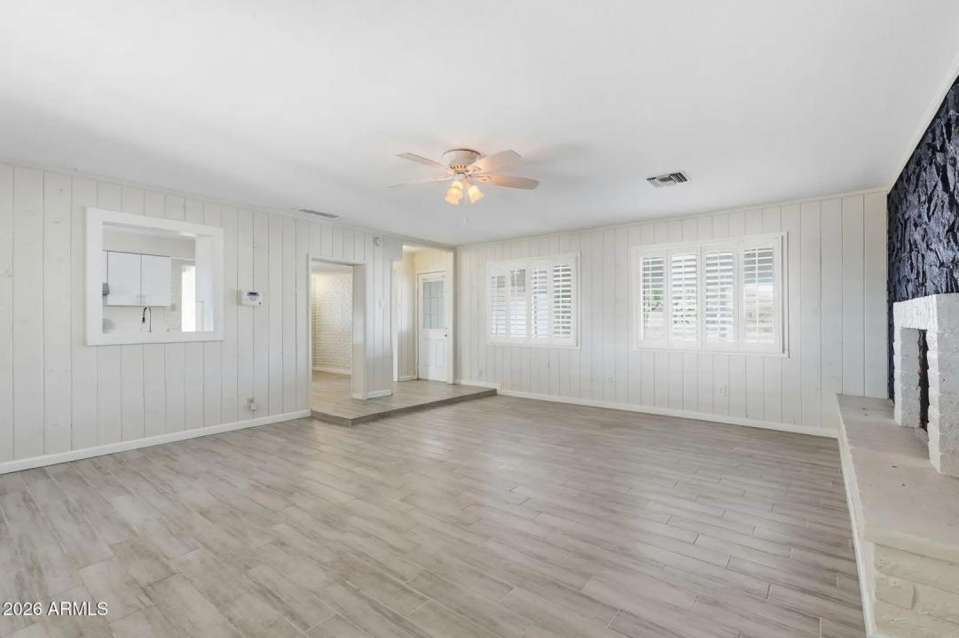 Real Estate Picture 10